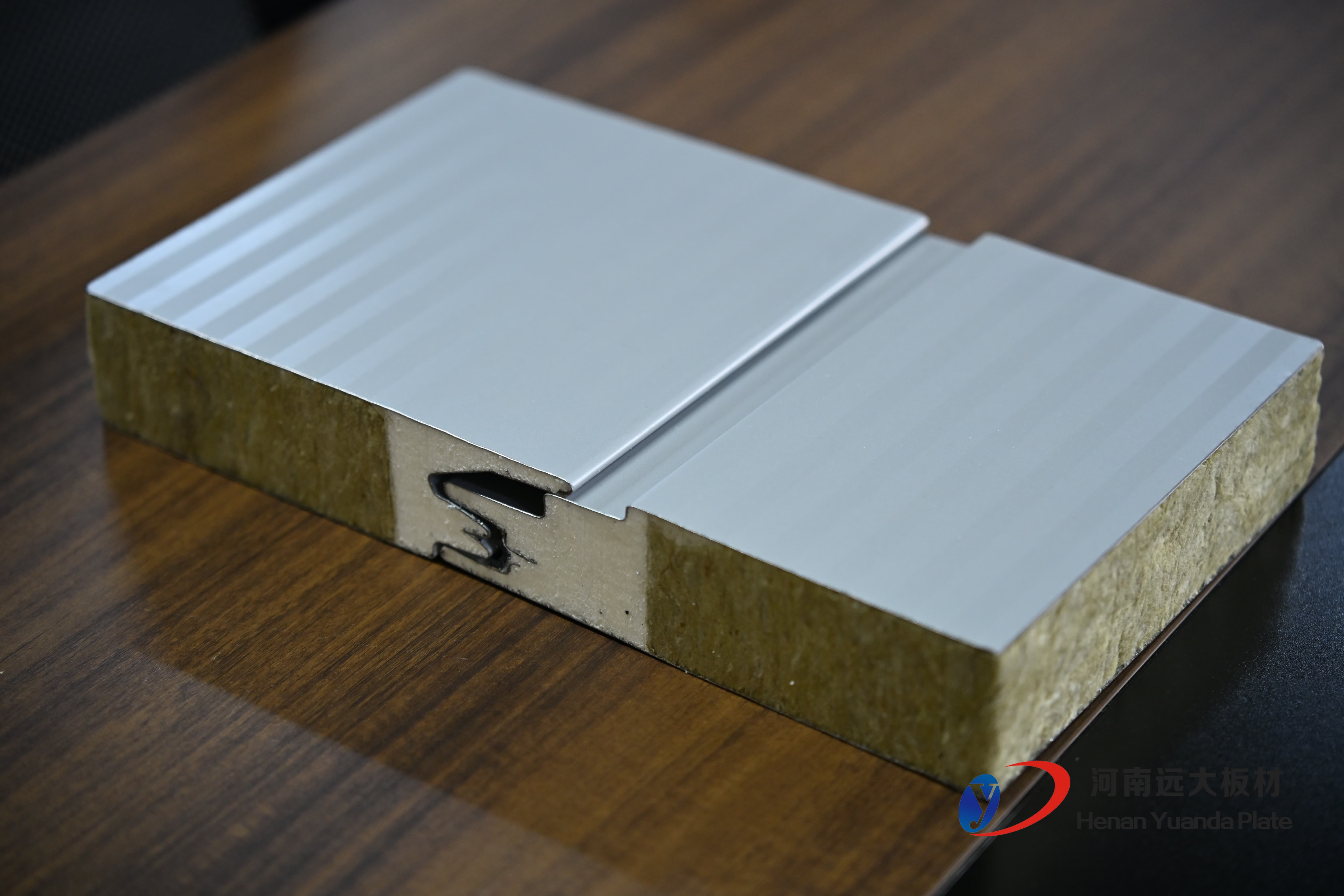 选择困难症？聚氨酯夹芯板“三招”教您辨别优劣