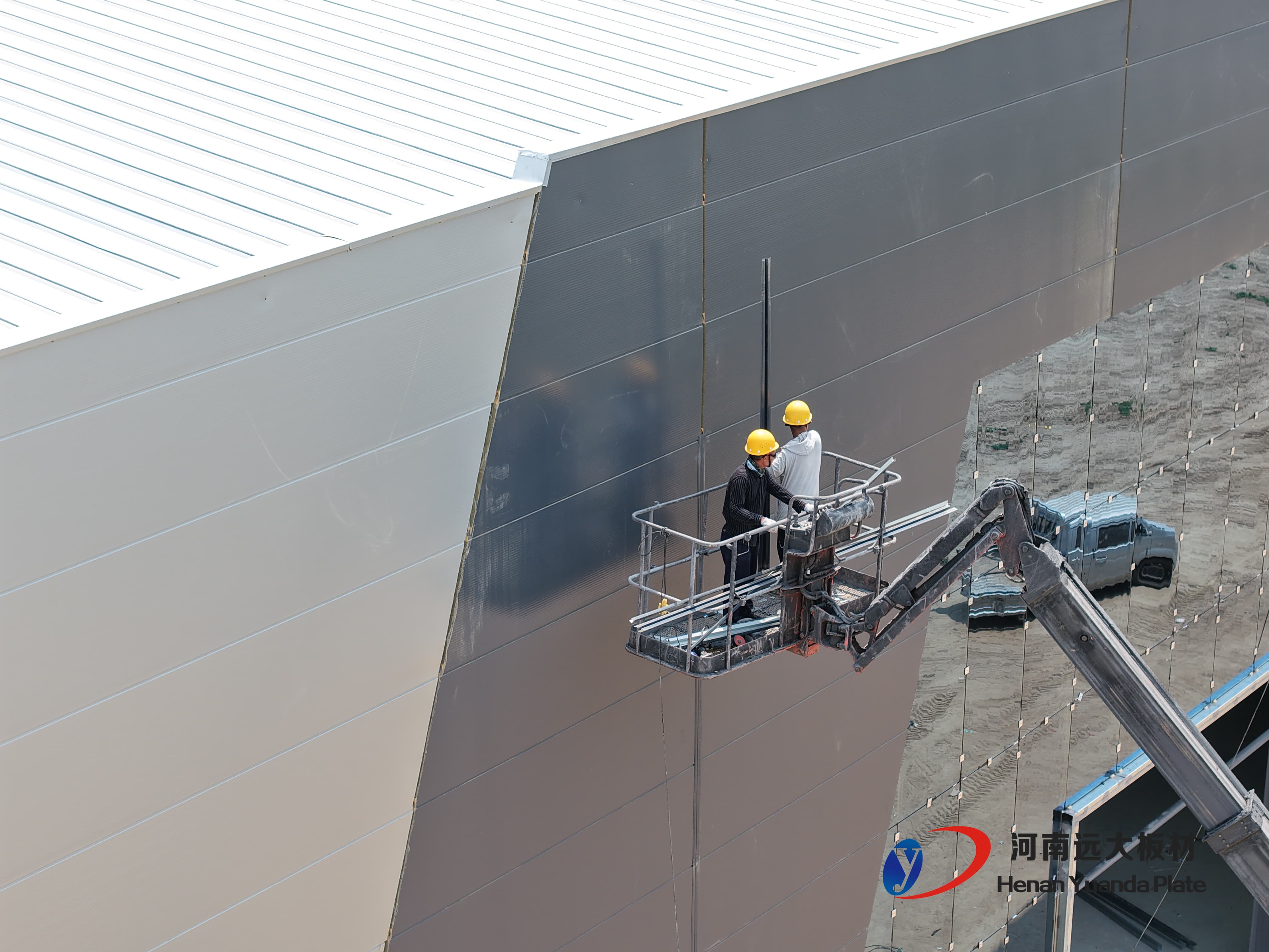 工业厂房预算告急?聚氨酯夹芯板快速安装,帮你轻松省钱! 时间就是金钱,速度就是效益!(图2) 工业厂房预算告急?聚氨酯夹芯板快速安装,帮你轻松省钱! 时间就是金钱,速度就是效益!(图2)