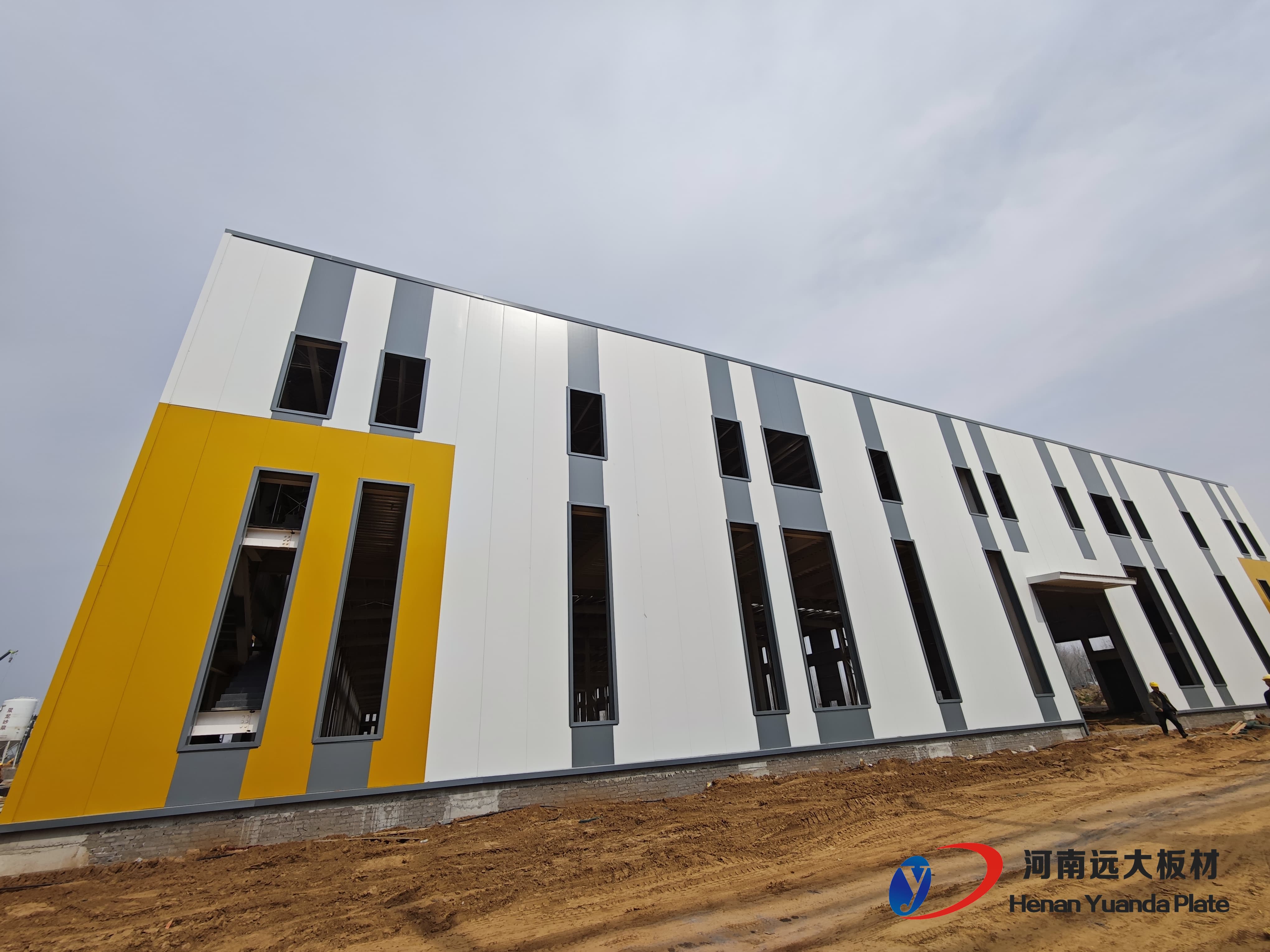 聚氨酯夹芯板多少钱一平方?2026最新规格表+报价参考(图3) 聚氨酯夹芯板多少钱一平方?2026最新规格表+报价参考(图3)